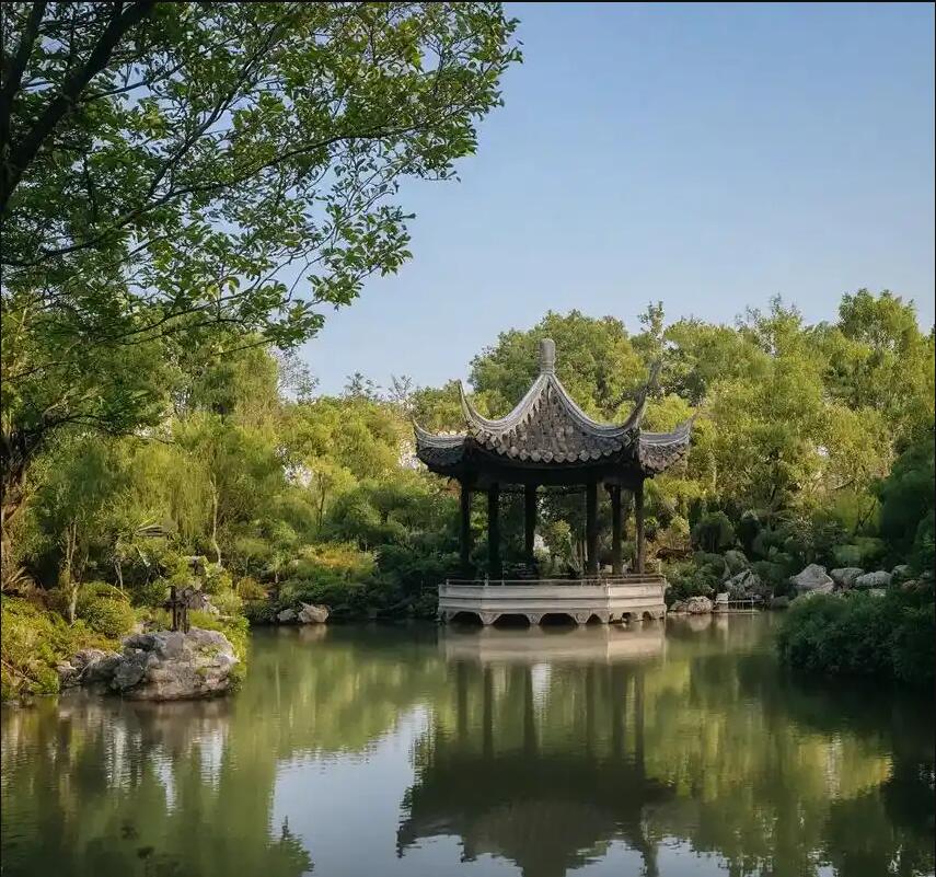 琼山雨双建筑有限公司